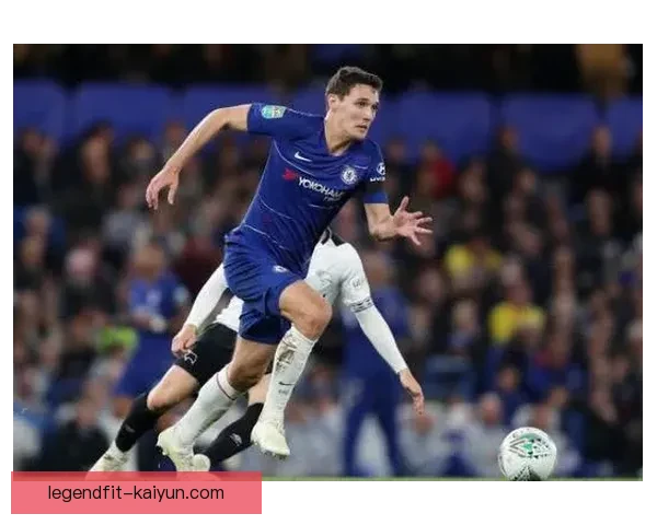 皮克中卫风格持续稳健，球队防线表现备受关注